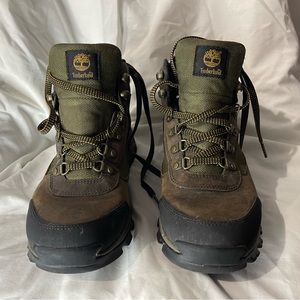 Timberland Keele Ridge A15LO boots in size 9.5